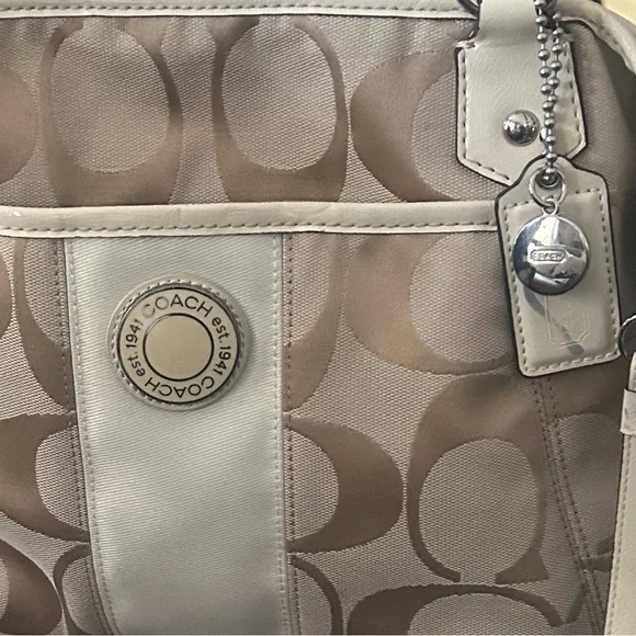 Coach signature bag with detachable straps - Picture 2 of 4